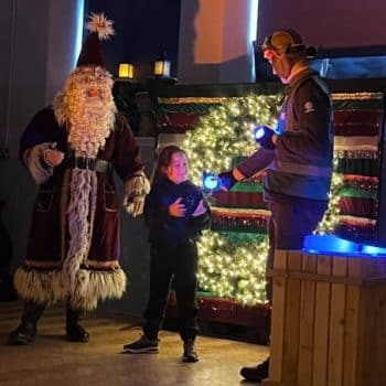 SANTA & SVEN PERFORMANCE